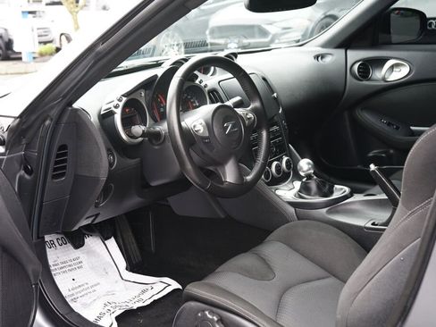 Used 2013 Nissan 370Z Base image 13