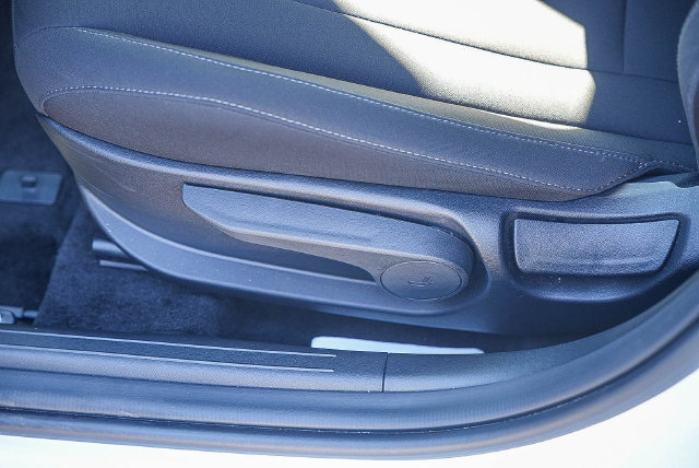 Certified 2025 Hyundai Elantra SEL FWD image 24