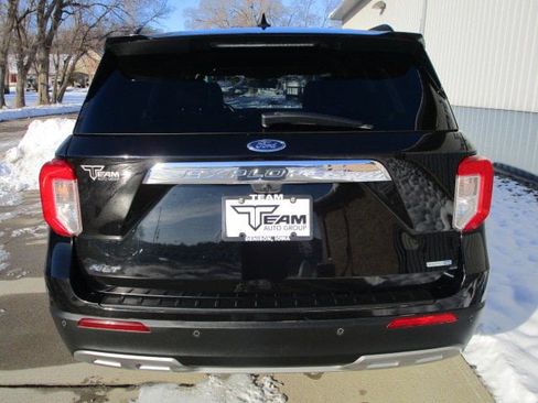 Used 2020 Ford Explorer XLT w/ Equipment Group 202A image 6