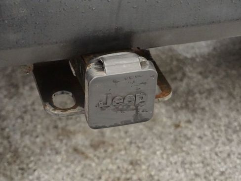 Used 2012 Jeep Wrangler Unlimited Sport image 19