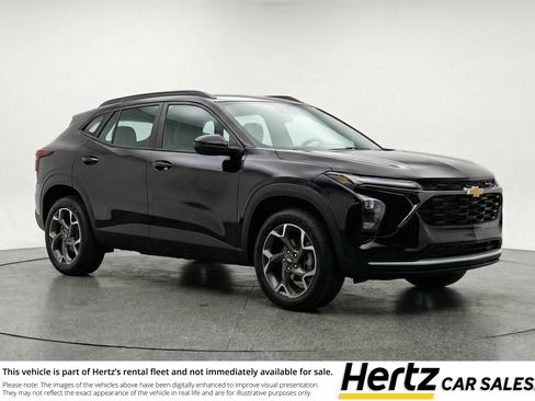 Used 2025 Chevrolet Trax LT w/ LT Convenience Package FWD image 1