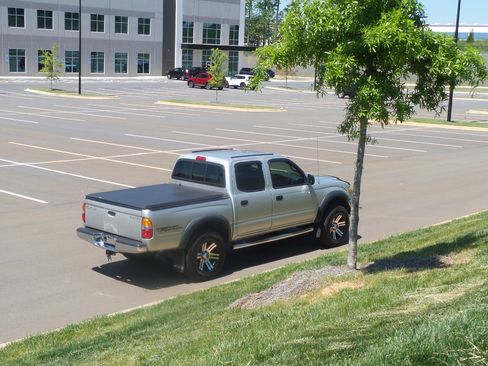 Used 2004 Toyota Tacoma DoubleCab V6 Auto 4WD image 9