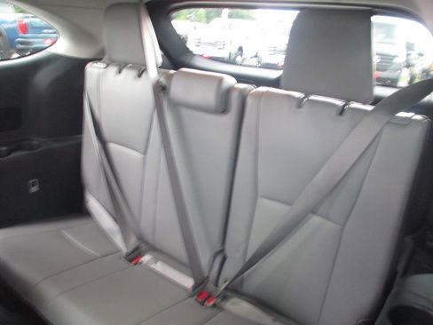 Used 2024 Toyota Highlander XLE AWD/4WD image 22