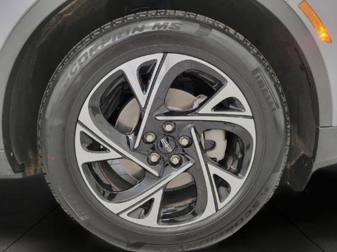 Used 2025 Lincoln Nautilus Premier w/ Equipment Group 102A AWD/4WD image 3