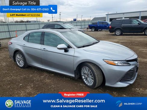Used 2020 Toyota Camry XLE image 5