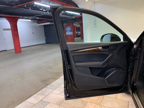 Used 2019 Audi Q5 2.0T Premium Plus w/ Premium Plus Package AWD/4WD image 12
