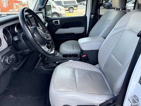 Used 2021 Jeep Gladiator Overland AWD/4WD image 11