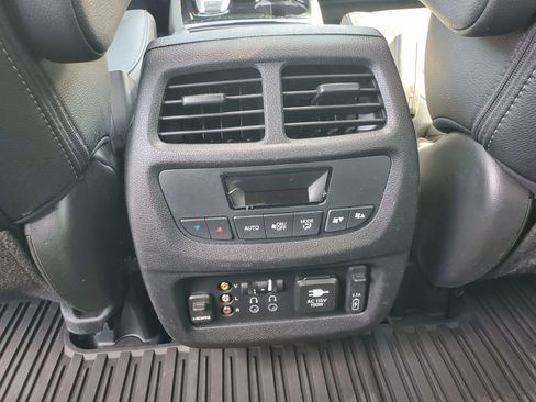 Used 2018 Honda Pilot Touring image 31