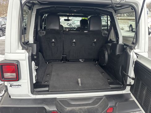 Used 2023 Jeep Wrangler Sahara w/ Cold Weather Group image 5