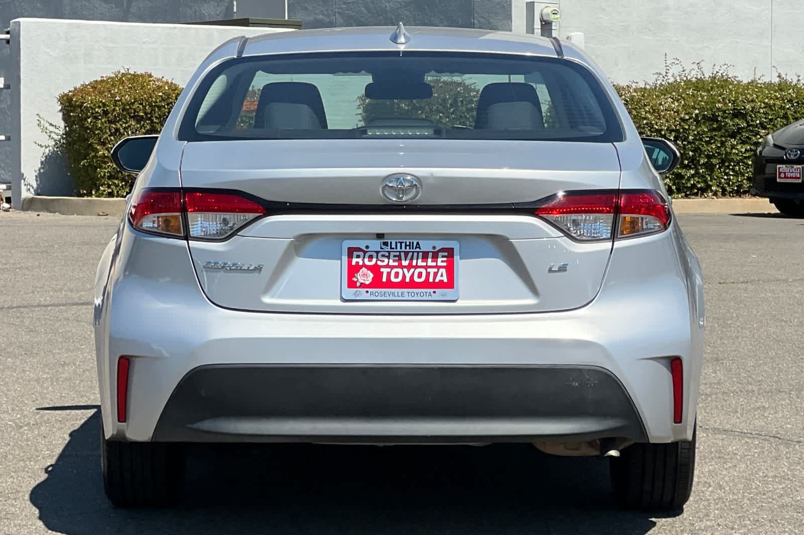 Certified 2025 Toyota Corolla LE FWD image 8