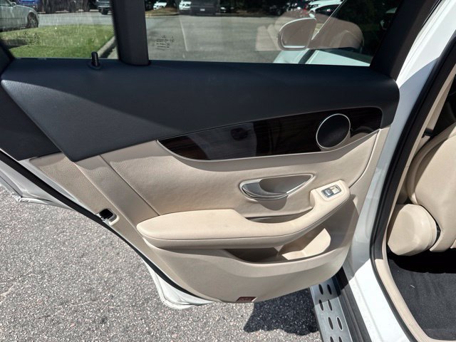 Used 2022 Mercedes-Benz GLC 300 w/ Multimedia Package Lite image 10