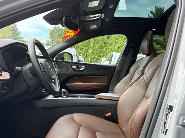 Certified 2024 Volvo XC60 B5 Plus w/ Climate Package AWD/4WD image 10