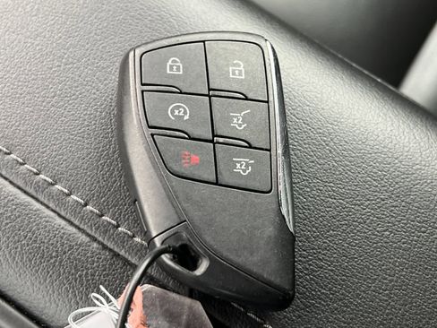 Used 2023 Chevrolet Suburban LT image 28