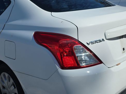 Used 2018 Nissan Versa S image 10