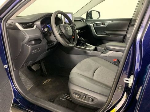 Used 2024 Toyota RAV4 XLE AWD/4WD image 30