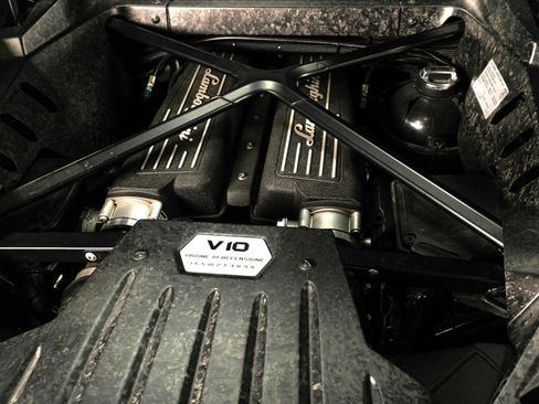 Used 2015 Lamborghini Huracan LP 610-4 image 98