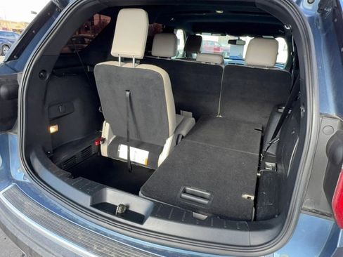 Used 2018 Ford Explorer XLT w/ Equipment Group 202A image 15