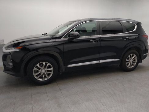 Used 2020 Hyundai Santa Fe SE FWD image 2