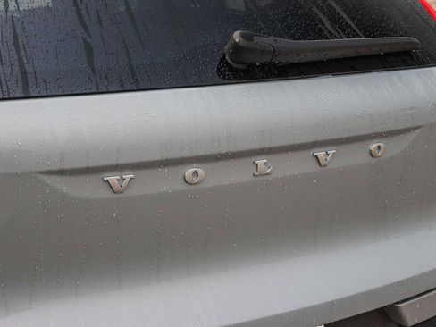 New 2025 Volvo XC40 B5 Plus w/ Protection Package Premier image 12