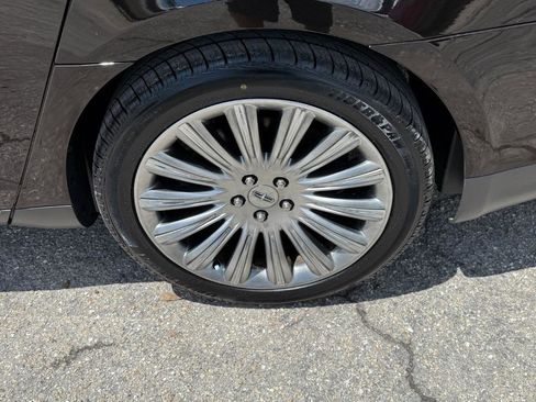 Used 2013 Lincoln MKS image 8