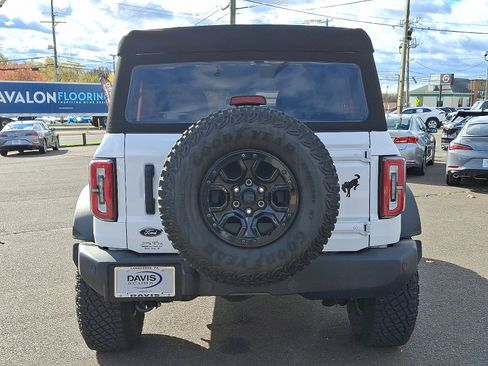 Used 2023 Ford Bronco Wildtrak image 5