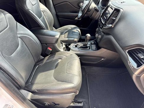 Used 2020 Jeep Cherokee Limited AWD/4WD image 20