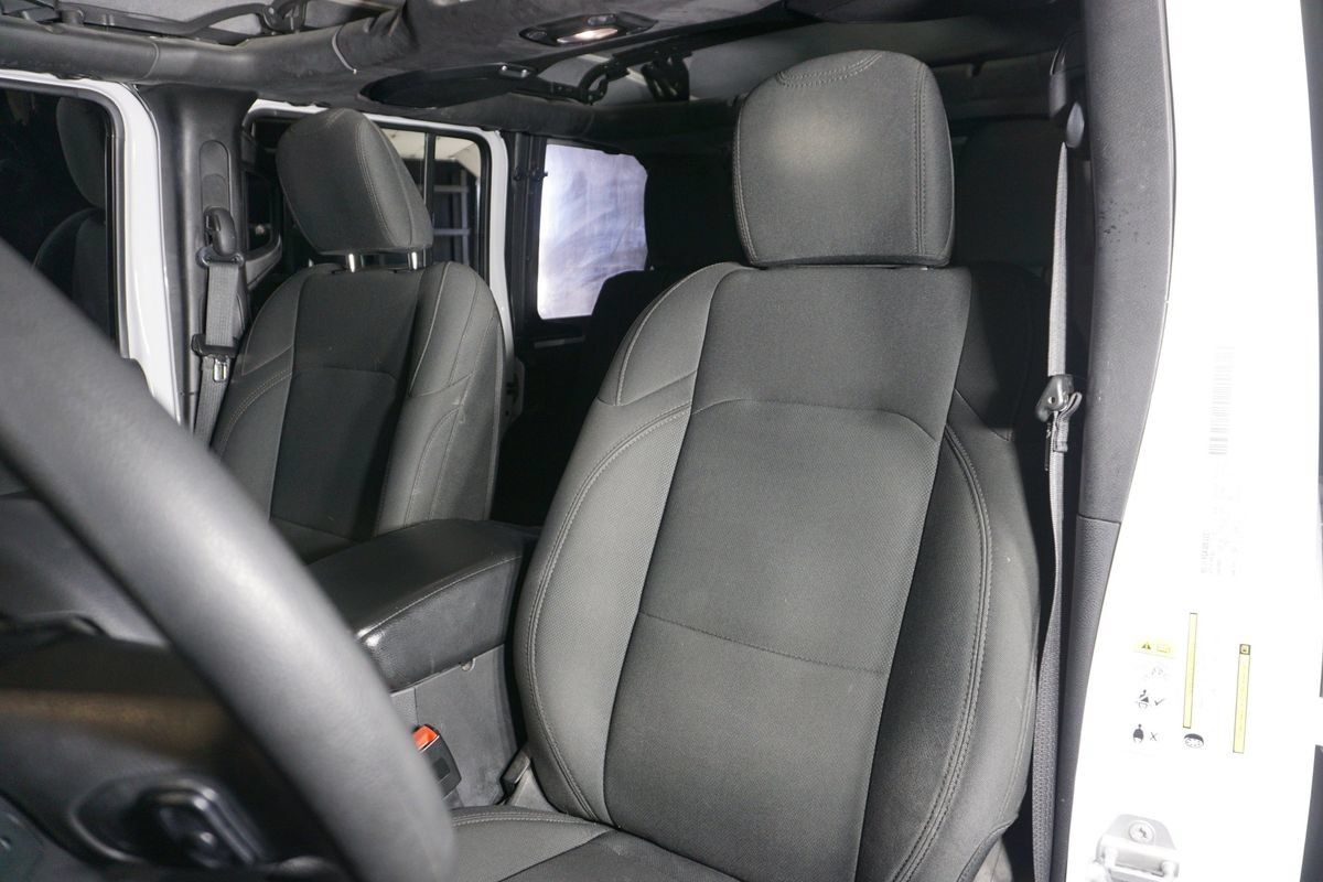 Used 2018 Jeep Wrangler Unlimited Sport AWD/4WD image 11
