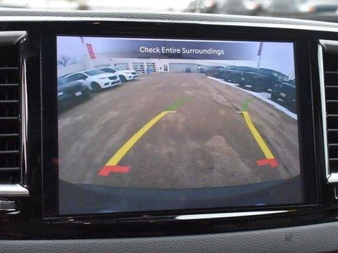 Used 2025 Chrysler Pacifica Select FWD image 32