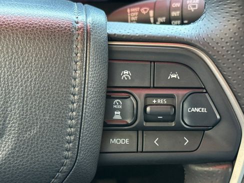 Certified 2025 Toyota 4Runner TRD Off-Road Premium AWD/4WD image 31