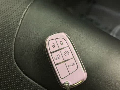 Used 2021 Jeep Cherokee Latitude Lux FWD image 34