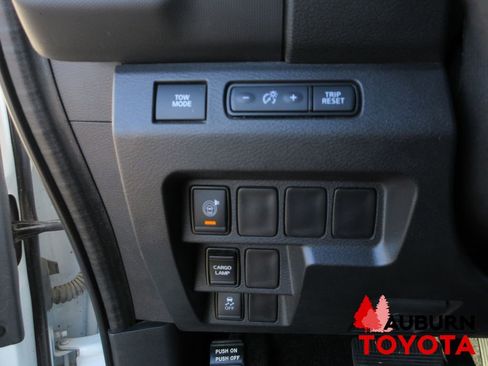 Used 2022 Nissan Frontier S w/ Technology Package image 11