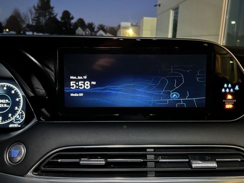 Used 2022 Hyundai Palisade Limited AWD/4WD image 16