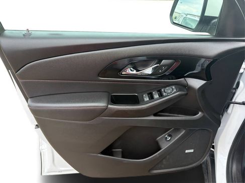 Used 2023 Chevrolet Traverse RS w/ LPO, Floor Liner Package AWD/4WD image 18