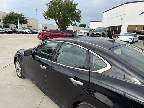 Used 2015 INFINITI Q70 3.7 RWD image 3