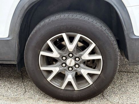 Certified 2023 GMC Acadia SLE image 8