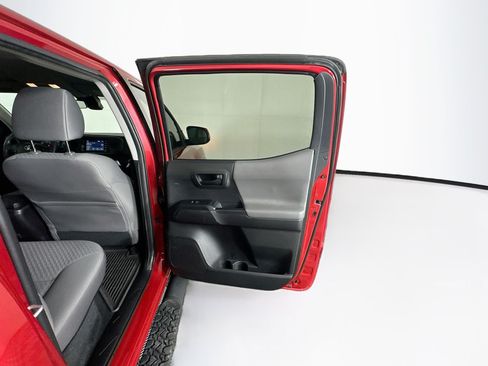Used 2022 Toyota Tacoma SR w/ SR Convenience Package RWD image 27