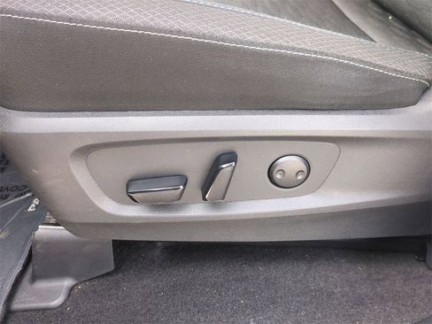 Used 2024 Nissan Pathfinder SV image 14