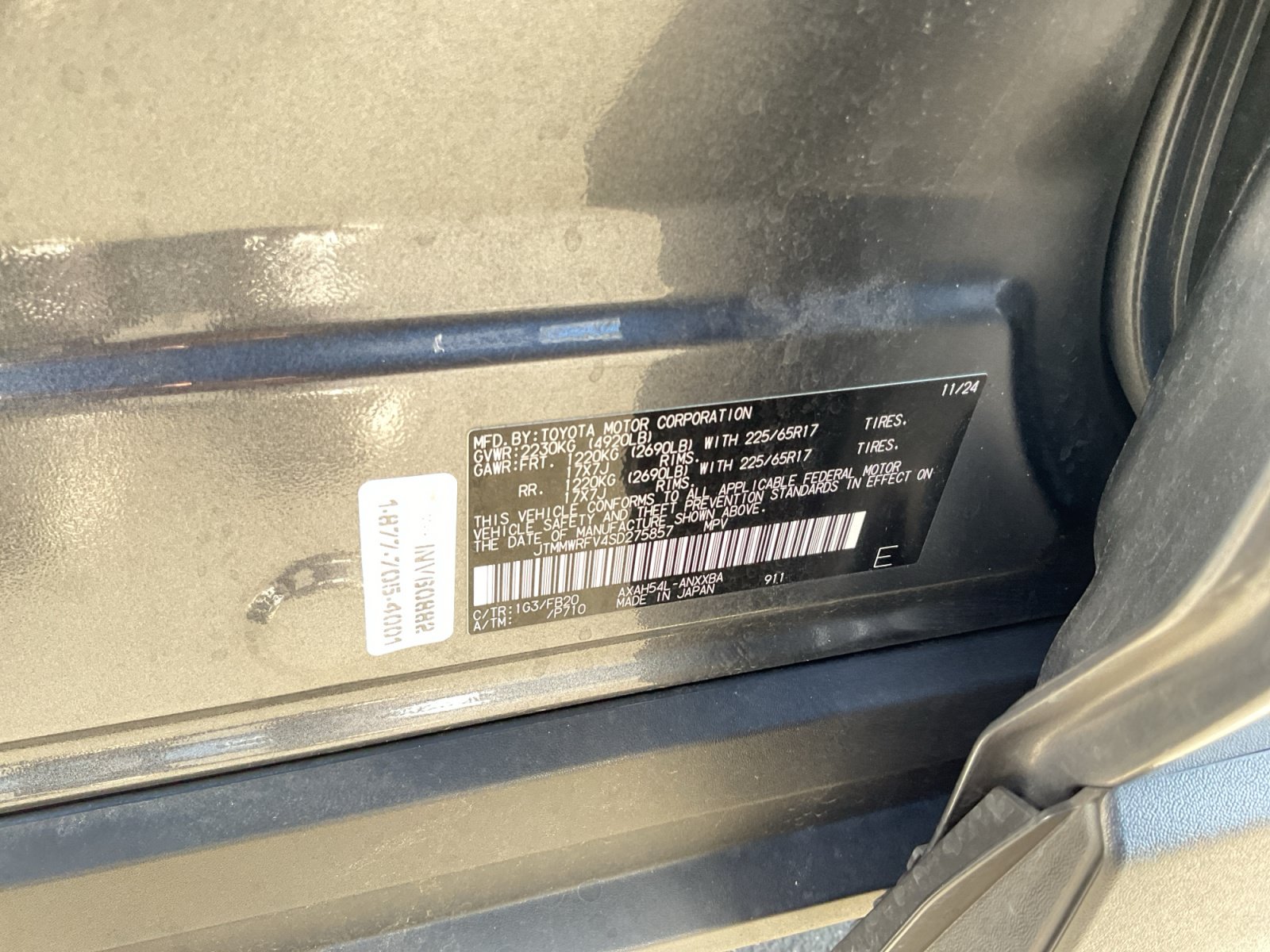 Used 2025 Toyota RAV4 LE AWD/4WD image 25