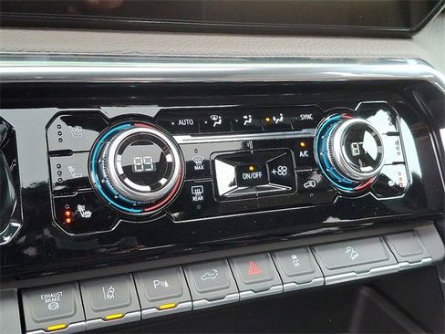 New 2026 GMC Sierra 2500 Denali w/ Denali Reserve Package image 12