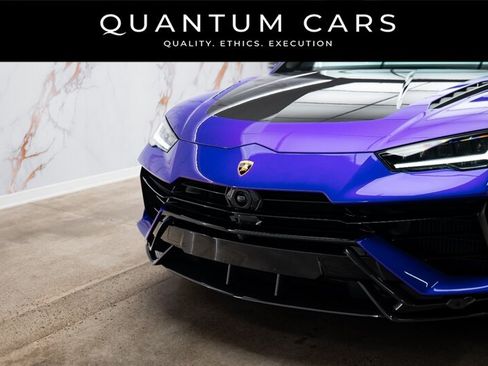 Used 2023 Lamborghini Urus Performante AWD/4WD image 17