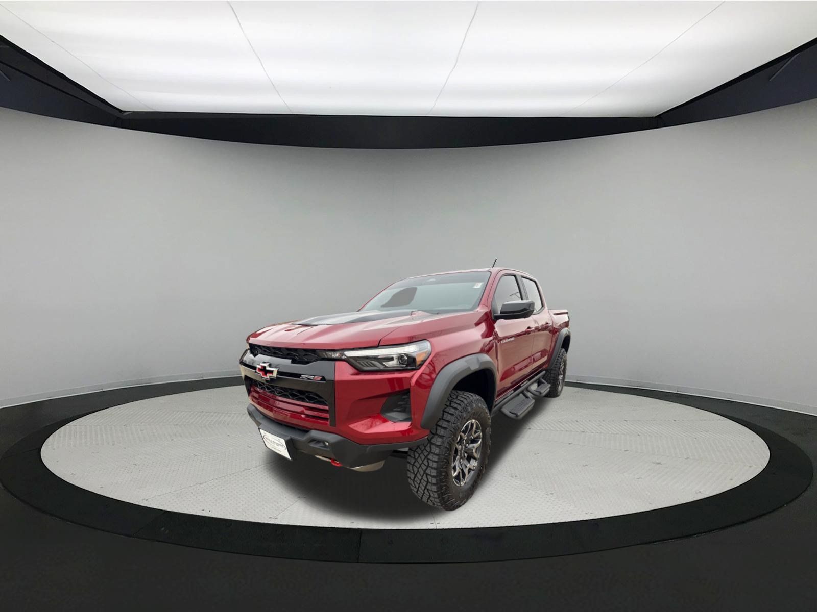 Used 2026 Chevrolet Colorado ZR2 w/ Technology Package AWD/4WD image 1