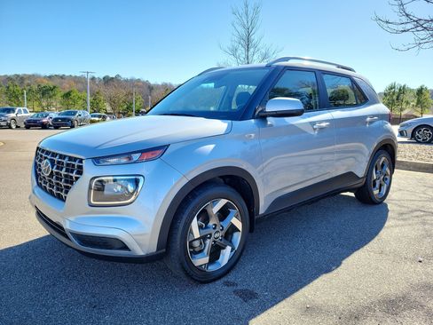 Used 2021 Hyundai Venue SEL image 20
