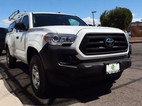 Used 2022 Toyota Tacoma SR image 18