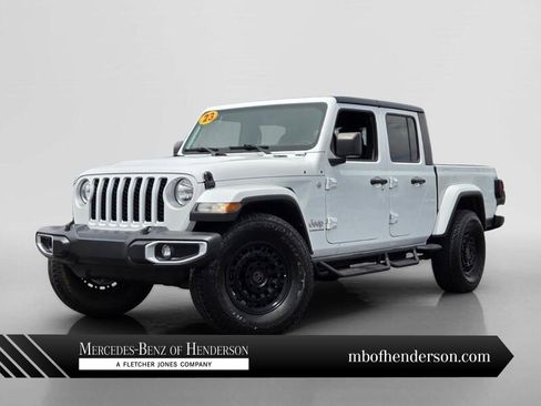 Used 2023 Jeep Gladiator Overland AWD/4WD image 1
