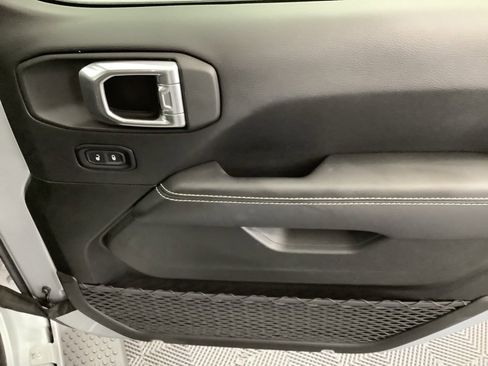 Used 2022 Jeep Wrangler Unlimited Sahara w/ Cold Weather Group image 23