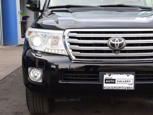 Used 2013 Toyota Land Cruiser image 31