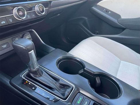 Certified 2023 Honda Civic LX image 27