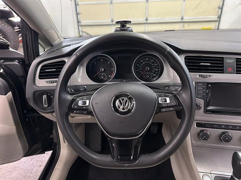 Used 2015 Volkswagen Golf TDI S FWD image 16