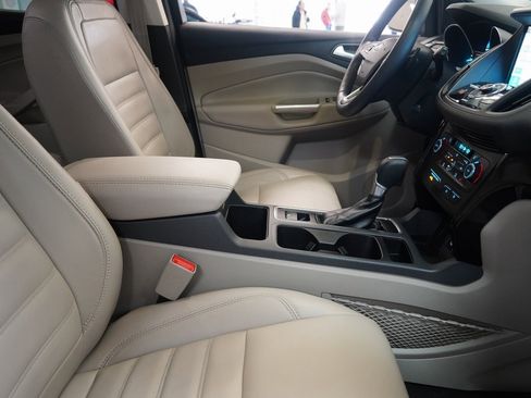 Used 2017 Ford Escape Titanium image 28