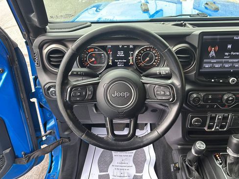 Used 2021 Jeep Gladiator Sport AWD/4WD image 8